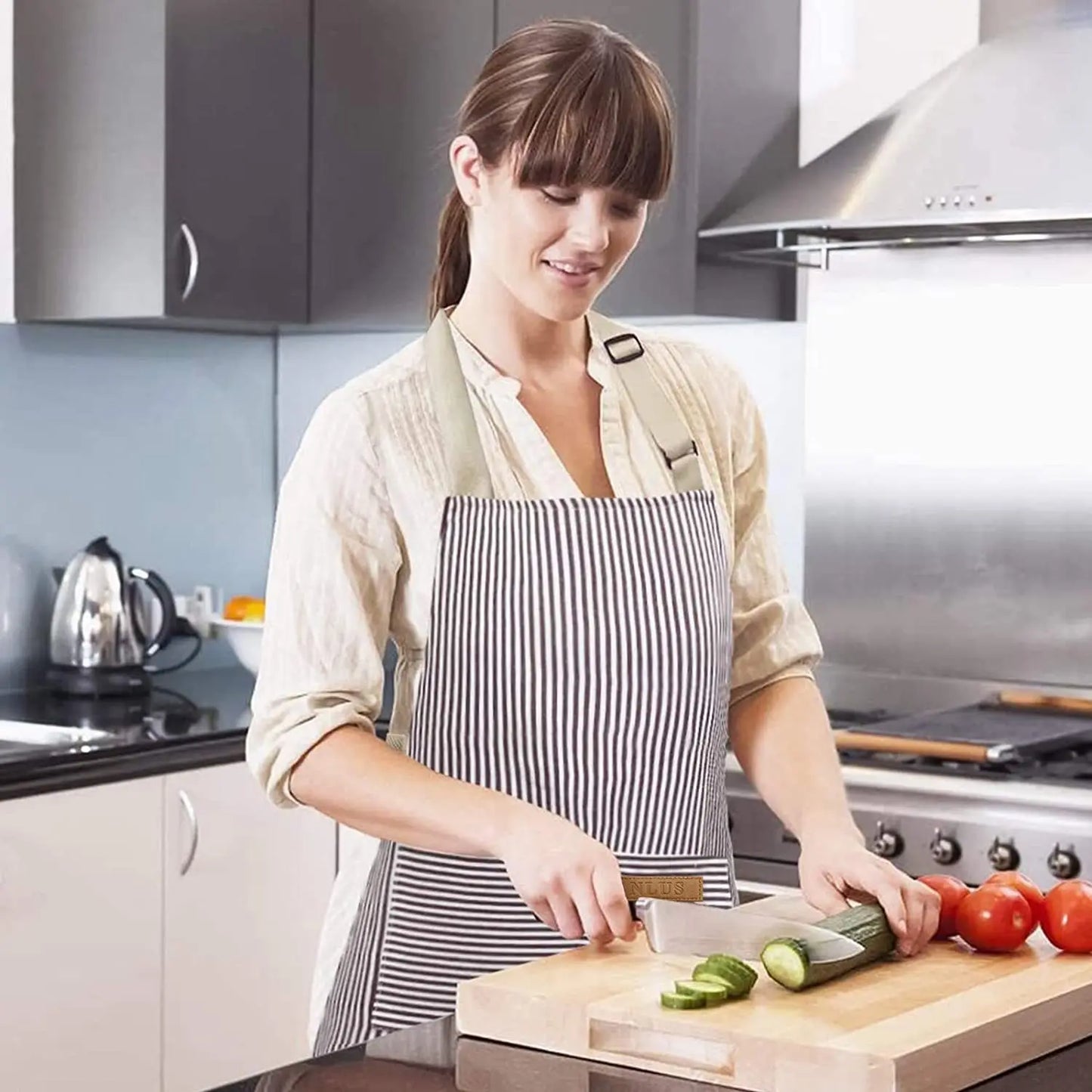 White Black Striped Man Woman Home Restaurant Kitchen Baking Nail Bib Oil Repellent Work Apron 2 Pockets Adjustable Clean Apron